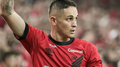 Foto: Robson Mafra/AGIF – Situação de Khellven é definida no Athletico Paranaense