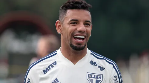 Foto: Marcello Zambrana/AGIF – Bruno Peres acerta volta ao Brasil