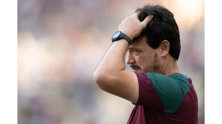 Fernando Diniz, comandando Fluminense em jogo do Campeonato Carioca de 2023 - Foto: Jorge Rodrigues/AGIF