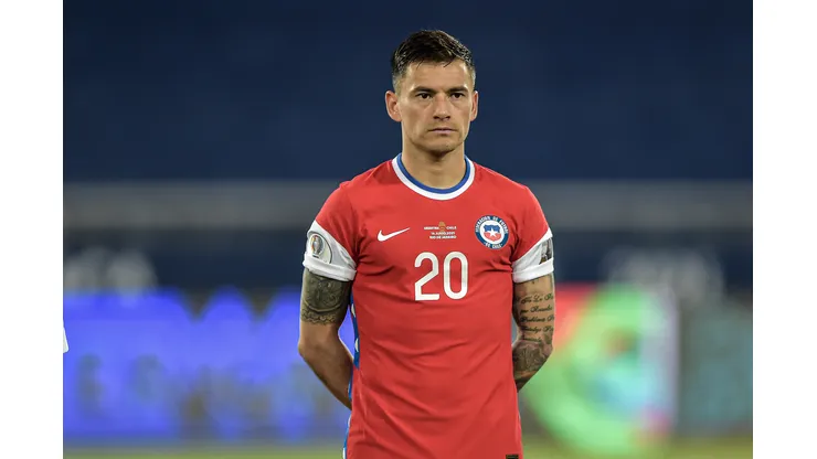 RJ - Rio de Janeiro - 14/06/2021 - COPA AMERICA 2021, ARGENTINA X CHILE - Aranguiz jogador do Chile durante partida contra o Argentina no estadio Engenhao pelo campeonato Copa America 2021. Foto: Thiago Ribeiro/AGIF