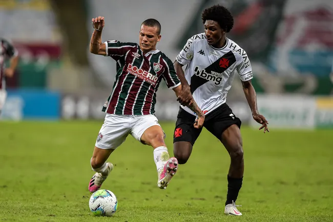 Foto: Thiago Ribeiro/AGIF – Lucas Calegari atuando pelo Fluminense contra o Vasco em 2020