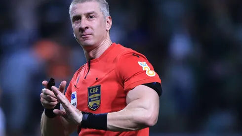 Foto: Ettore Chiereguini/AGIF - Vasco toma atitude contra Daronco na CBF