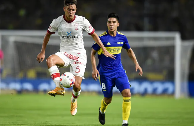 . (Photo by Marcelo Endelli/Getty Images) – Hezze (à esquerda) atuando pelo Huracán-ARG