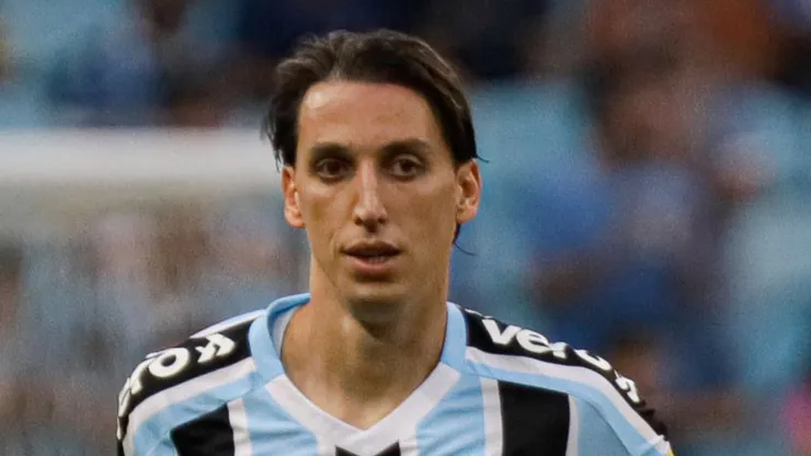 Renato expõe situação de Geromel no Grêmio antes de decisão na CDB