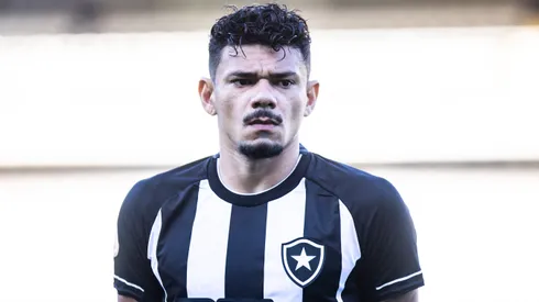 Foto: Abner Dourado/AGIF – Tiquinho está tratando lesão no Botafogo