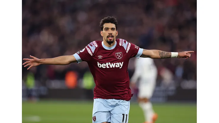 LONDON, ENGLAND - APRIL 26: Lucas Paqueta of West Ham United celebrates after scoring the team's first goal with teammates during the Premier League match between West Ham United and Liverpool FC at London Stadium on April 26, 2023 in London, England. (Photo by Julian Finney/Getty Images)