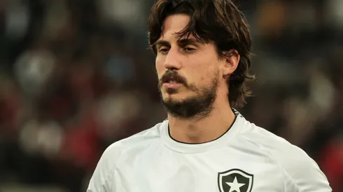 Foto: Robson Mafra/AGIF - Situação de Gabriel Pires é atualizada no Botafogo
