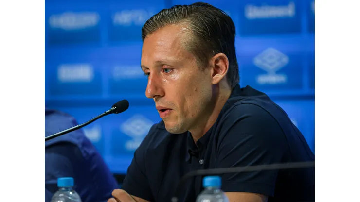 Foto: Maxi Franzoi/AGIF - Lucas Leiva comenta situação de Suárez no Grêmio