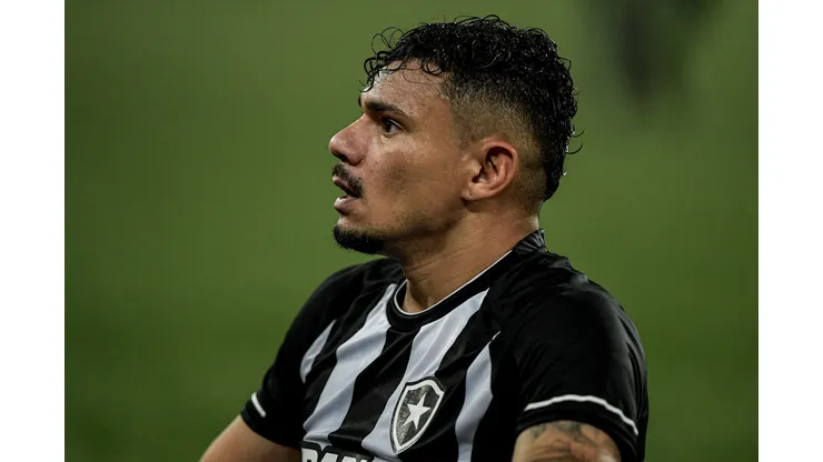 Thiago Ribeiro/AGIF- Tiquinho Soares, atacante do Botafogo