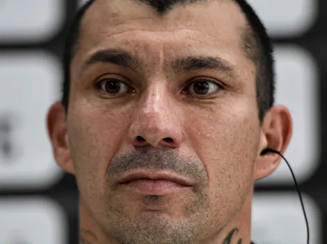 XERIFÃO DEITOU! Medel deixa Suárez no 'chinelo' e enlouquece vascaínos 