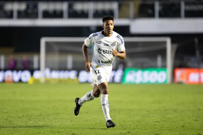 Foto: Abner Dourado/AGIF – Gabriel Inocêncio deve receber uma oportunidade