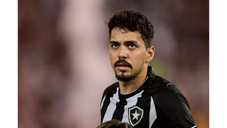 RJ - RIO DE JANEIRO - 10/06/2023 - BRASILEIRO A 2023, BOTAFOGO X FORTALEZA - Eduardo jogador do Botafogo durante partida contra o Fortaleza no estadio Engenhao pelo campeonato BRASILEIRO A 2023. Foto: Thiago Ribeiro/AGIF