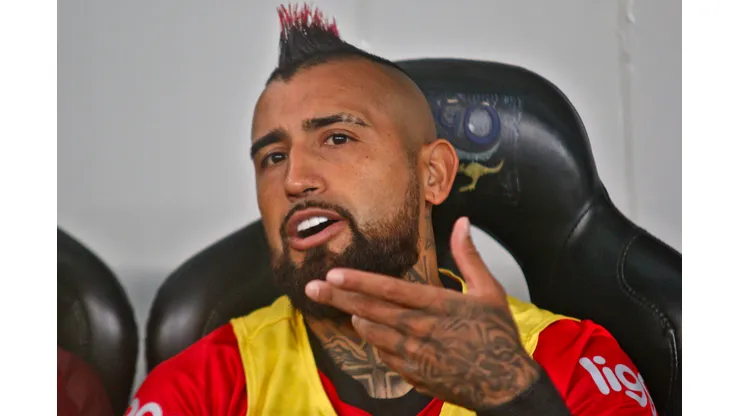 PR - CURITIBA - 16/07/2023 - BRASILEIRO A 2023, ATHLETICO-PR X BAHIA - Arturo Vidal jogador do Athletico-PR durante partida contra o Bahia no estadio Arena da Baixada pelo campeonato Brasileiro A 2023. Foto: Gabriel Machado/AGIF