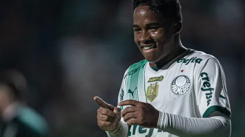 GO – GOIANIA – 07/05/2023 – BRASILEIRO A 2023, GOIAS X PALMEIRAS – Endrick jogador do Palmeiras comemora seu gol durante partida contra o Goias no estadio Serrinha pelo campeonato BRASILEIRO A 2023. Foto: Heber Gomes/AGIF