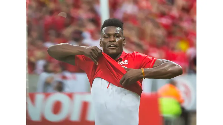PORTO ALEGRE - RS - 08/05/2016 - GAUCHO 2016, INTERNACIONAL X JUVENTUDE - Paulao do Internacional comemora gol durante partida pelo Gaucho 2016 no Estadio Beira-Rio. Foto:Jeferson Guareze/AGIF