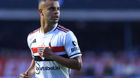Foto: Marcello Zambrana/AGIF – Alisson fala sobre mudança de posição no São Paulo.
