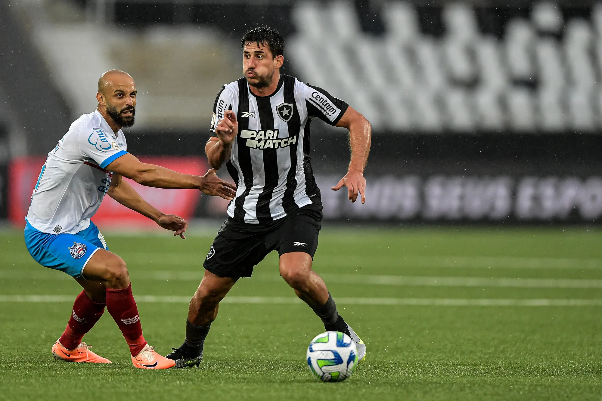 Foto: Thiago Ribeiro/AGIF – Gabriel Pires atuando pelo Botafogo