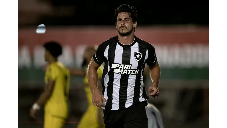 RJ - Rio de Janeiro - 26/01/2023 - CARIOCA 2023, BOTAFOGO X MADUREIRA - Gabriel Pires jogador do Botafogo comemora seu gol durante partida contra o Madureira no estadio Luso Brasileiro pelo campeonato Carioca 2023. Foto: Jorge Rodrigues/AGIF