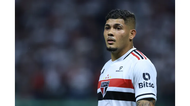 Foto: Marcello Zambrana/AGIF - Erison tem situação atualizada no São Paulo