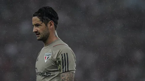 RJ – RIO DE JANEIRO – 13/08/2023 – BRASILEIRO A 2023, FLAMENGO X SAO PAULO -Alexandre Pato jogador do Sao Paulo durante aquecimento antes da partida contra o Flamengo no estadio Maracana pelo campeonato Brasileiro A 2023. Foto: Thiago Ribeiro/AGIF