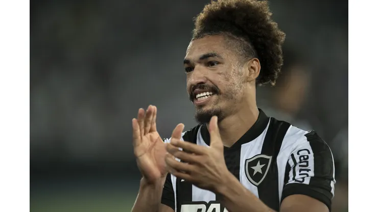Foto: Jorge Rodrigues/AGIF - Surge informação importante sobre Adryelson no Botafogo