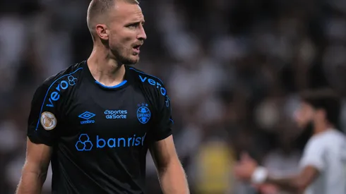 Foto: Ettore Chiereguini/AGIF – Rodrigo Ely tem situação atualizada no Grêmio.
