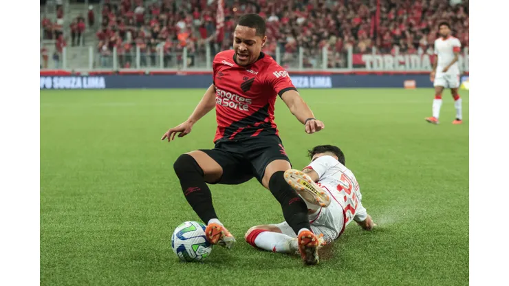 Foto: Robson Mafra/AGIF - Vitor Roque tem situação atualizada.