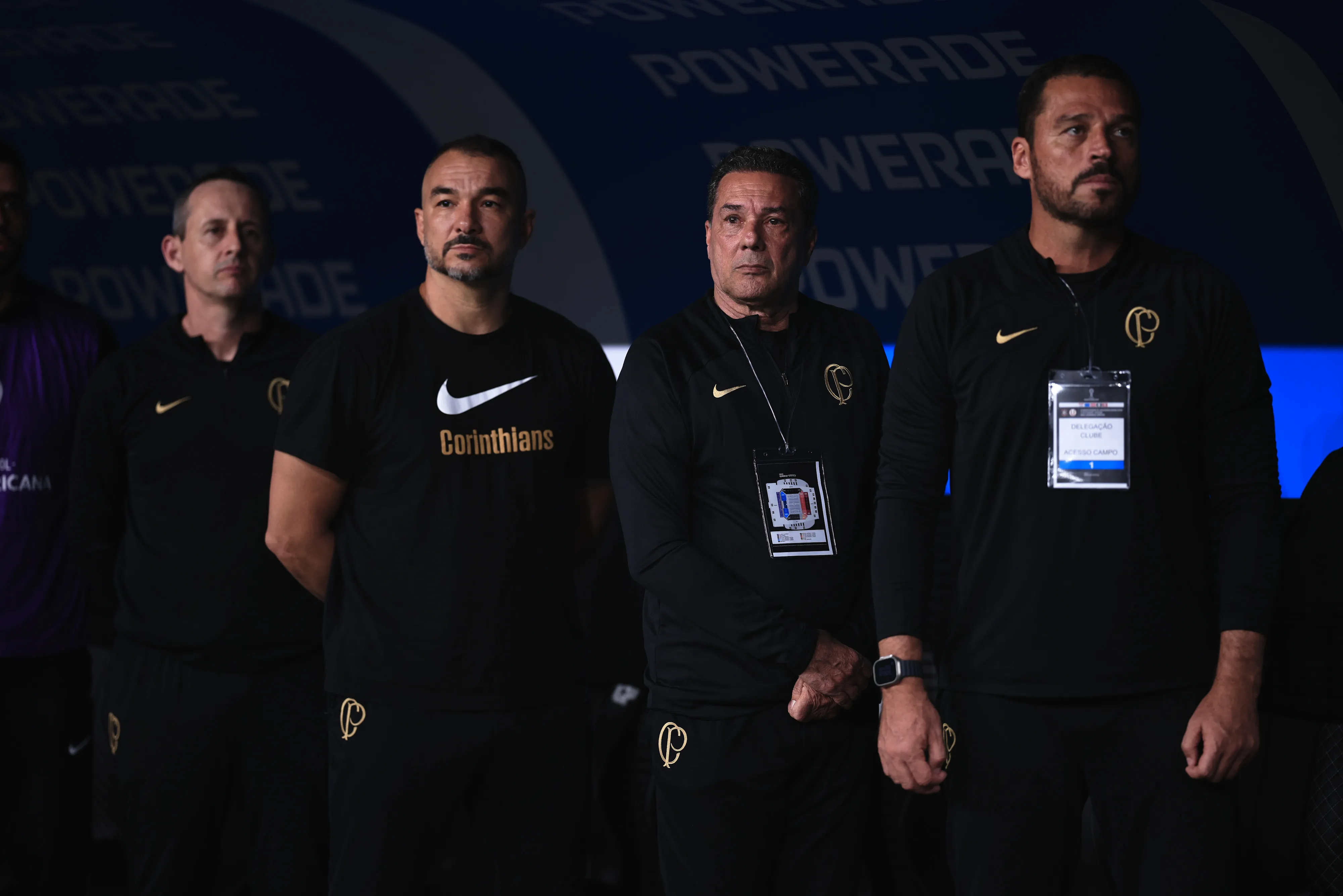 Foto: Ettore Chiereguini/AGIF – Luxemburgo e a comissão técnica do Corinthians