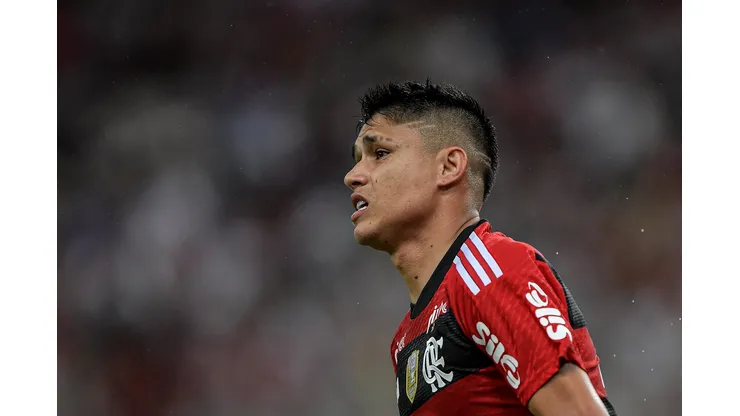 Foto: Thiago Ribeiro/AGIF - Situação de Luiz Araújo chega ao São Paulo