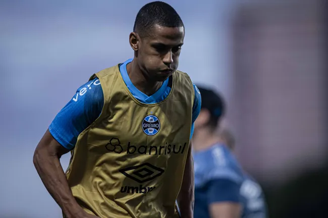Foto: Heber Gomes/AGIF – Bruno Alves substituto de Kannemann