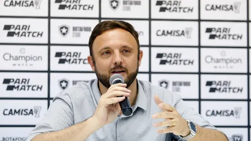 Foto: Vitor Silva/Botafogo – Mazzuco fala sobre erro da arbitragem.