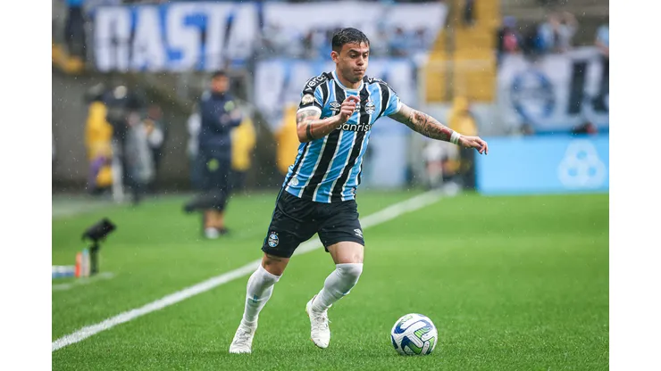 RS - PORTO ALEGRE - 03/09/2023 - BRASILEIRO A 2023, GREMIO X CUIABA - Carballo jogador do Gremio durante partida contra o Cuiaba no estadio Arena do Gremio pelo campeonato Brasileiro A 2023. Foto: Maxi Franzoi/AGIF