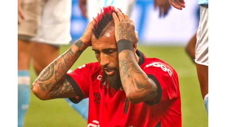 Gabriel Machado/AGIF- Arturo Vidal, volante do Athletico-PR