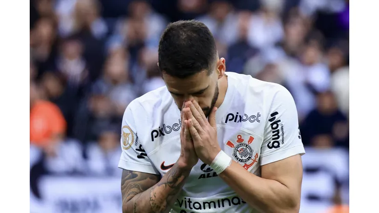 Foto: Marcello Zambrana/AGIF - Renato Augusto não joga contra o Fortaleza