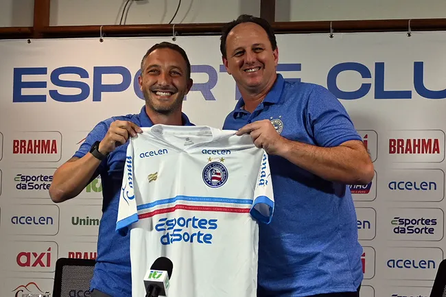 Foto: Walmir Cirne/AGIF – Rogério Ceni sendo apresentado no Bahia