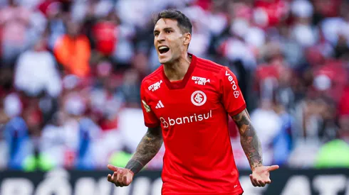 Foto: Maxi Franzoi/AGIF – Informação sobre Hugo Mallo ferve no Internacional