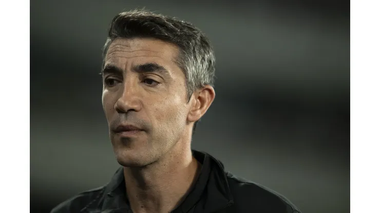 RJ - RIO DE JANEIRO - 12/08/2023 - BRASILEIRO A 2023, BOTAFOGO X INTERNACIONAL - Bruno Lage tecnico do Botafogo durante partida contra o Internacional no estadio Engenhao pelo campeonato Brasileiro A 2023. Foto: Jorge Rodrigues/AGIF