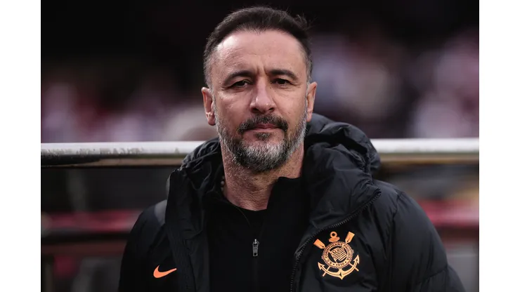 Foto: Ettore Chiereguini/AGIF - Vitor Pereira comenta saída do Corinthians