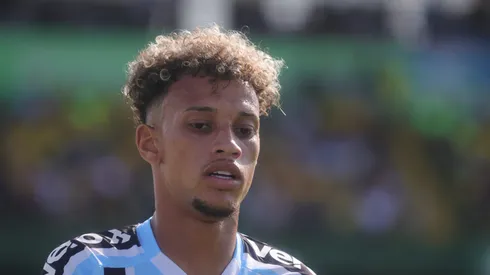 Foto: Liamara Polli/AGIF – Bitello toma decisão sobre saída do Grêmio