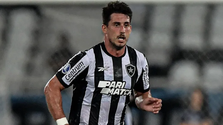 "Mais de R$15,9 milhões"; Botafogo ganha concorrência de rivais de 'peso' por Gabriel Pires