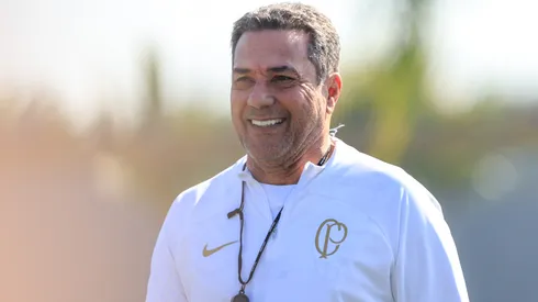 SP – SAO PAULO – 23/05/2023 – CORINTHIANS, TREINO – SP – SAO PAULO – 23/05/2023 – TREINO DO CORINTHIANS – Vanderlei Luxemburgo tecnico do Corinthians durante treino no CT Joaquim Grava. Foto: Marcello Zambrana/AGIF