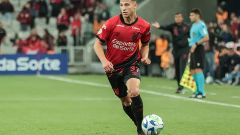 Foto: Robson Mafra/AGIF – Situação de Lucas Esquivel chega ao Athletico