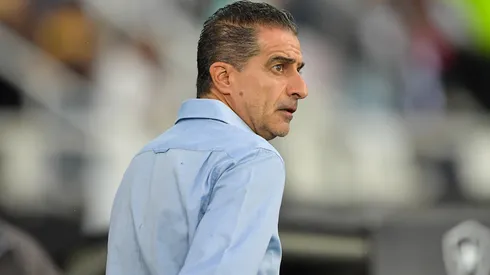 Foto: Thiago Ribeiro/AGIF – Perfil de substituto de Paiva é definido.