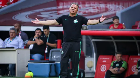 Foto: Maxi Franzoi/AGIF - Celso Roth faz críticas a Fernando Diniz.