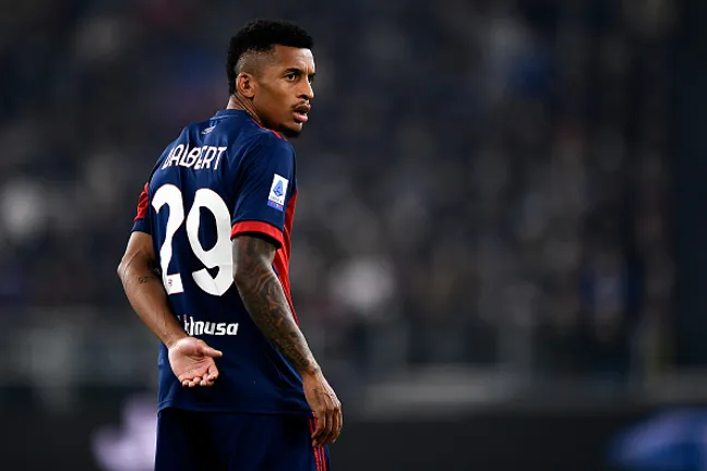 (Photo by Nicolò Campo/LightRocket via Getty Images) – Dalbert atuando no Cagliari-ITA