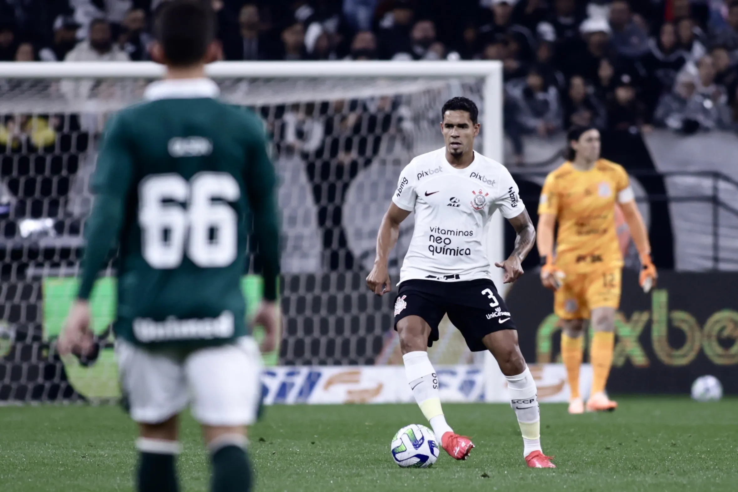 Foto: Marcello Zambrana/AGIF – Veríssimo atuando pelo Corinthians