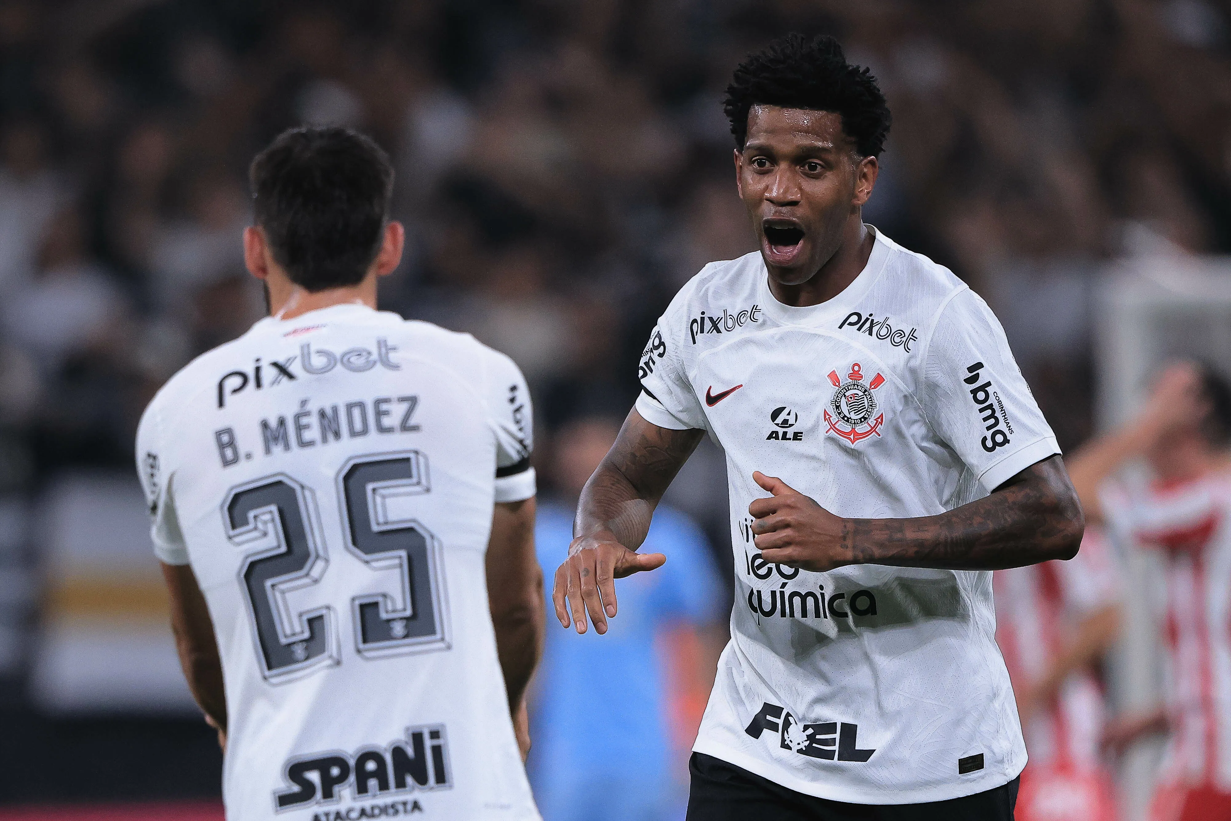 Foto: Ettore Chiereguini/AGIF – Gil e Bruno Mendéz