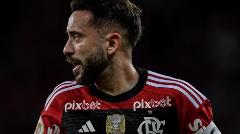 RJ – RIO DE JANEIRO – 26/08/2023 – BRASILEIRO A 2023, FLAMENGO X INTERNACIONAL -Everton Ribeiro jogador do Flamengo durante partida contra o Internacional no estadio Maracana pelo campeonato Brasileiro A 2023. Foto: Thiago Ribeiro/AGIF