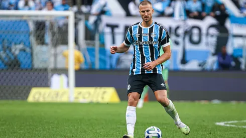 Foto: Maxi Franzoi/AGIF – Rodrigo Ely fala sobre relação com Geromel e Kannemann.