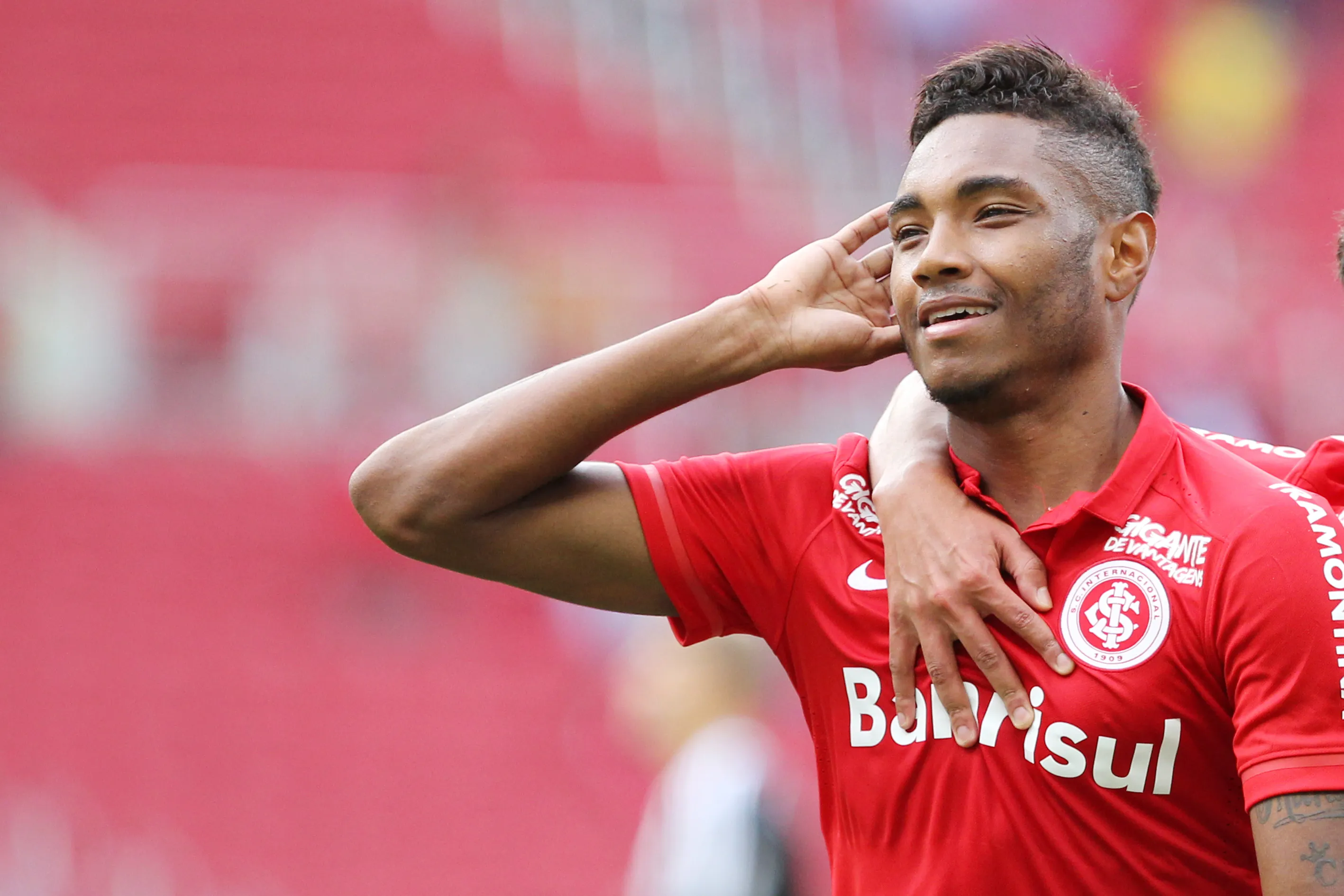 Foto: Gustavo Granata/AGIF – Vitinho atuando pelo Internacional